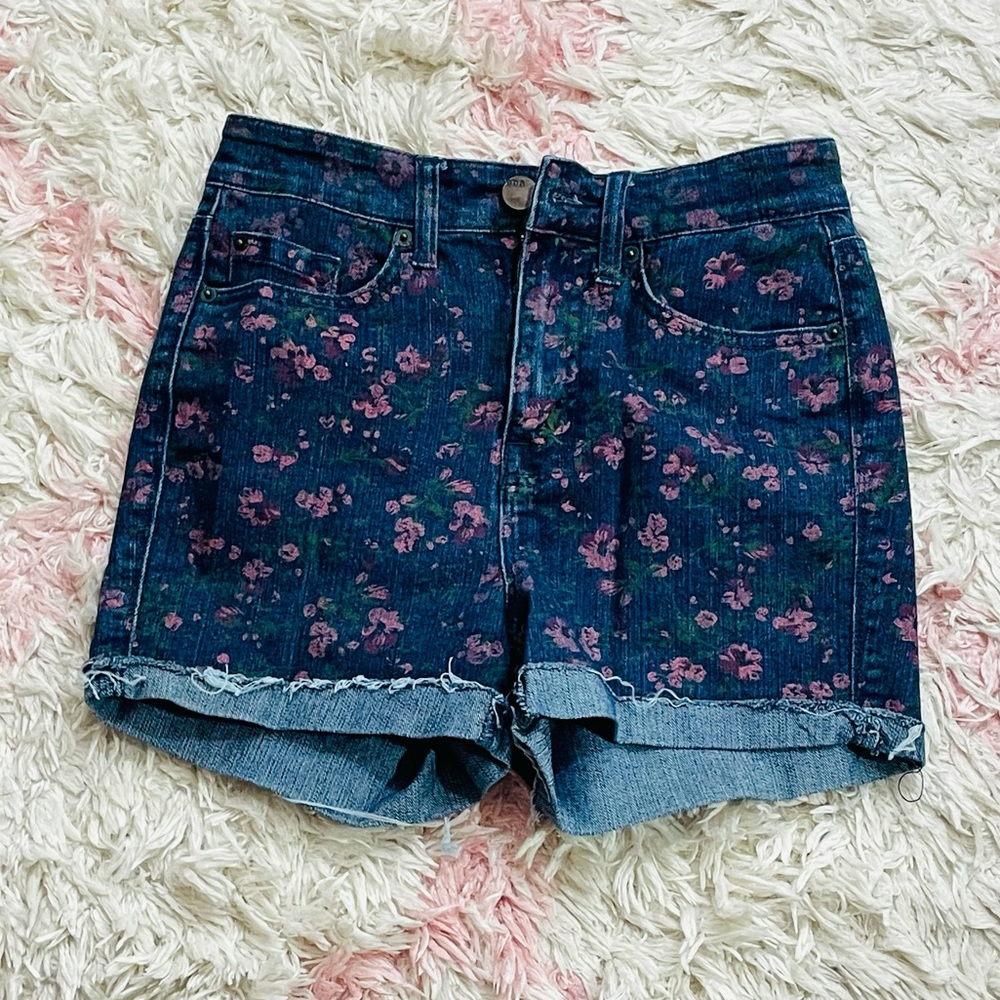 Floral high waisted shorts